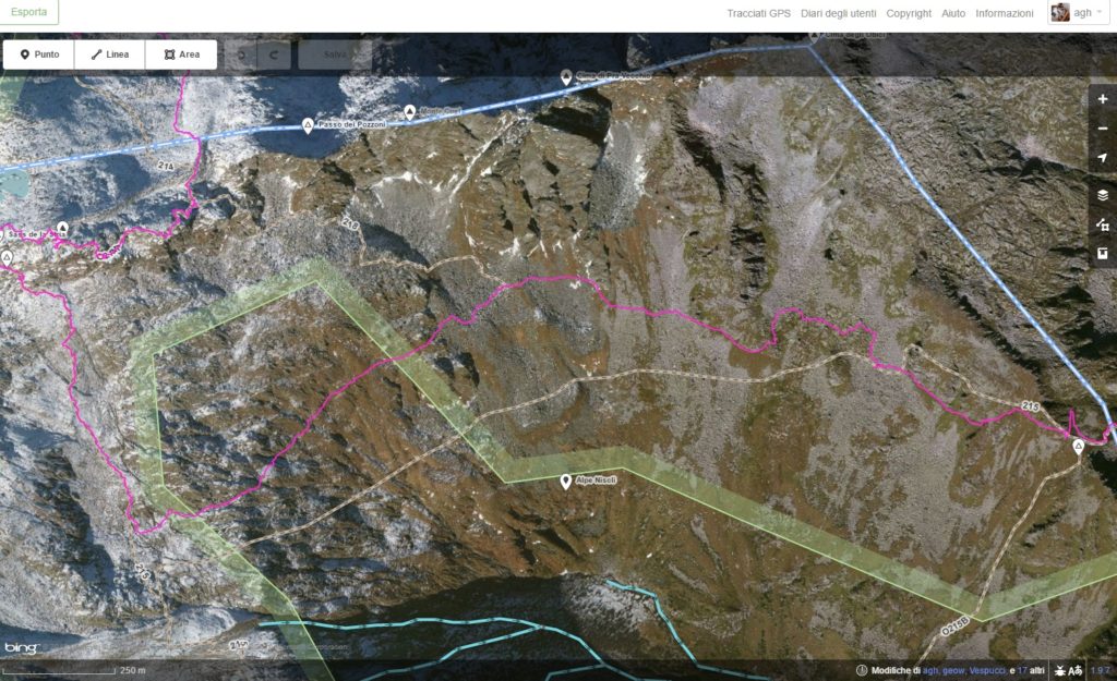 In alto la traccia GPS del sentiero 215, in basso la tracciatura su OSM 